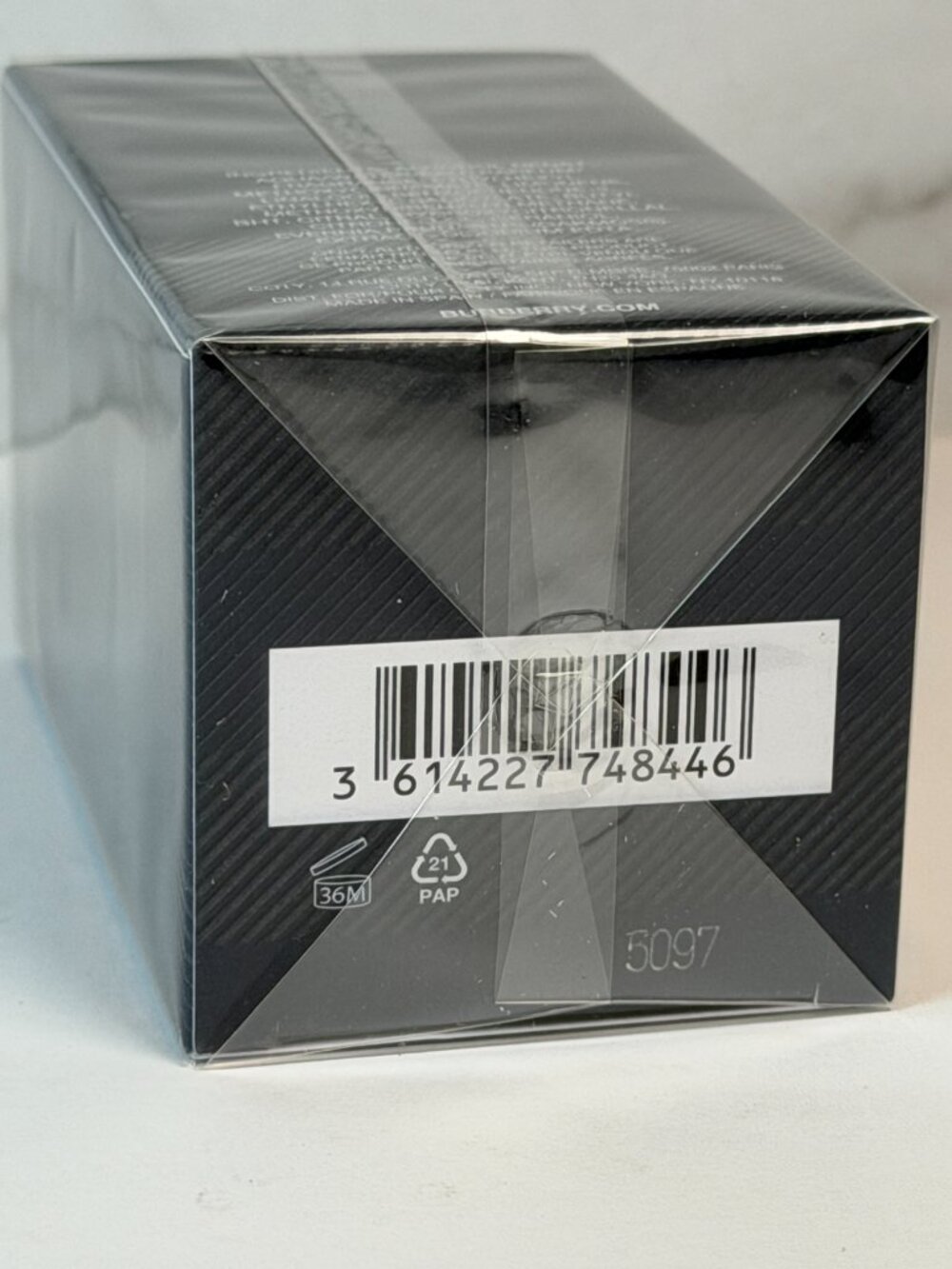 Burberry Weekend for Men  100ml 3.3 oz New Sealed - Picture 5 of 7